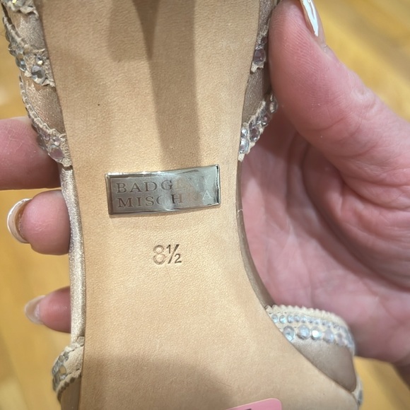 NWOB Badgley Mischka Sparkle Pumps Sz 8.5 - Picture 9 of 9